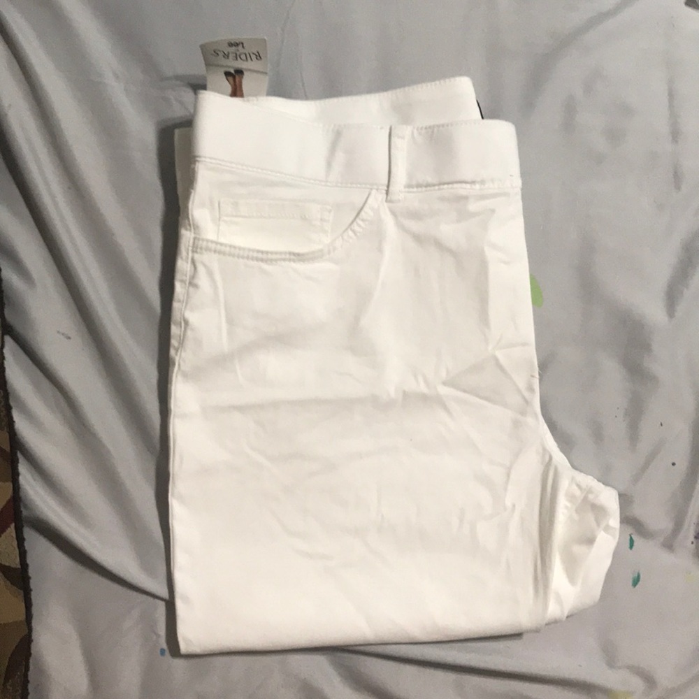 Brand new with tags white capris